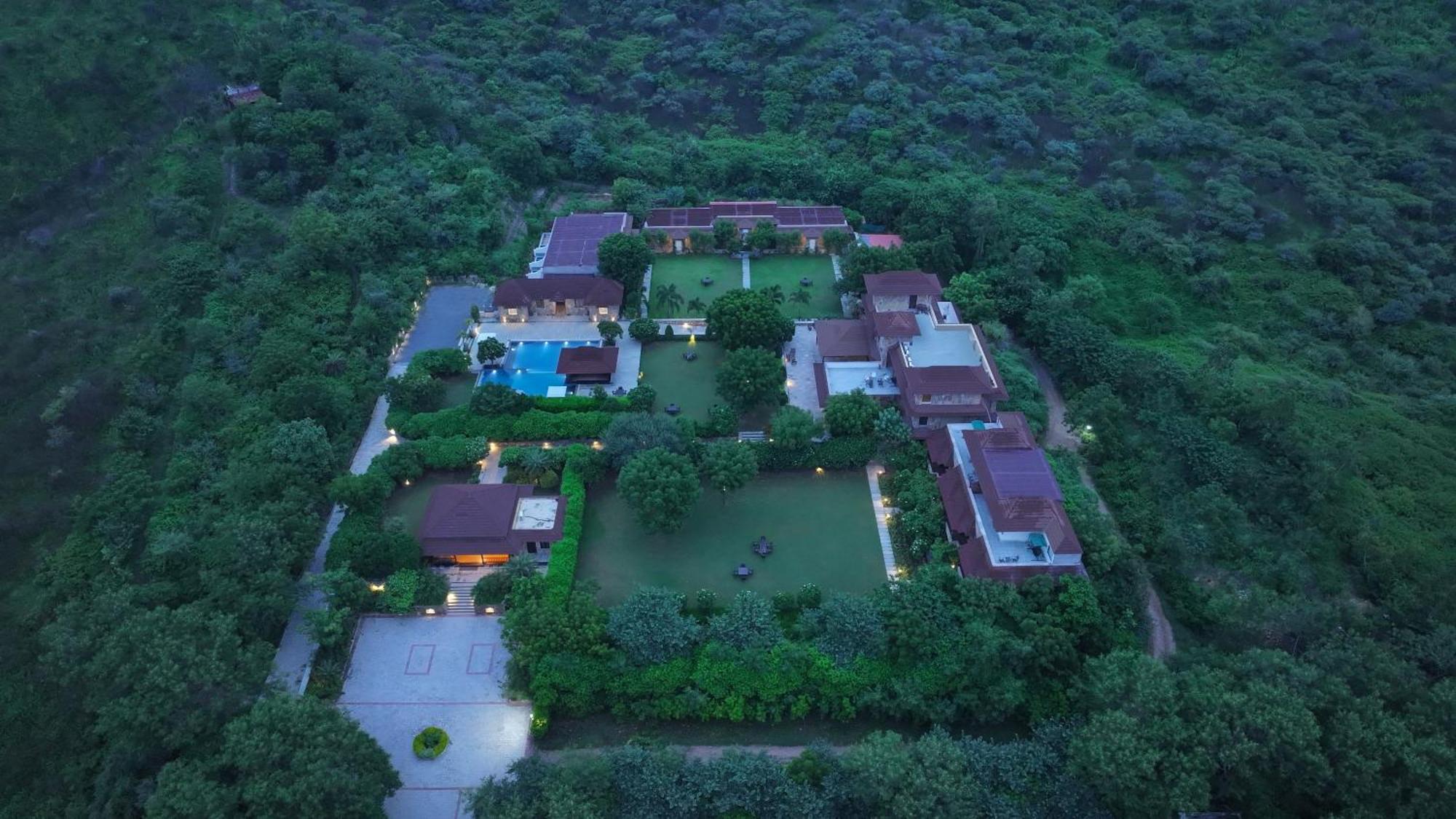 Anandam - A Luxury Resort In Udaipur Exterior photo