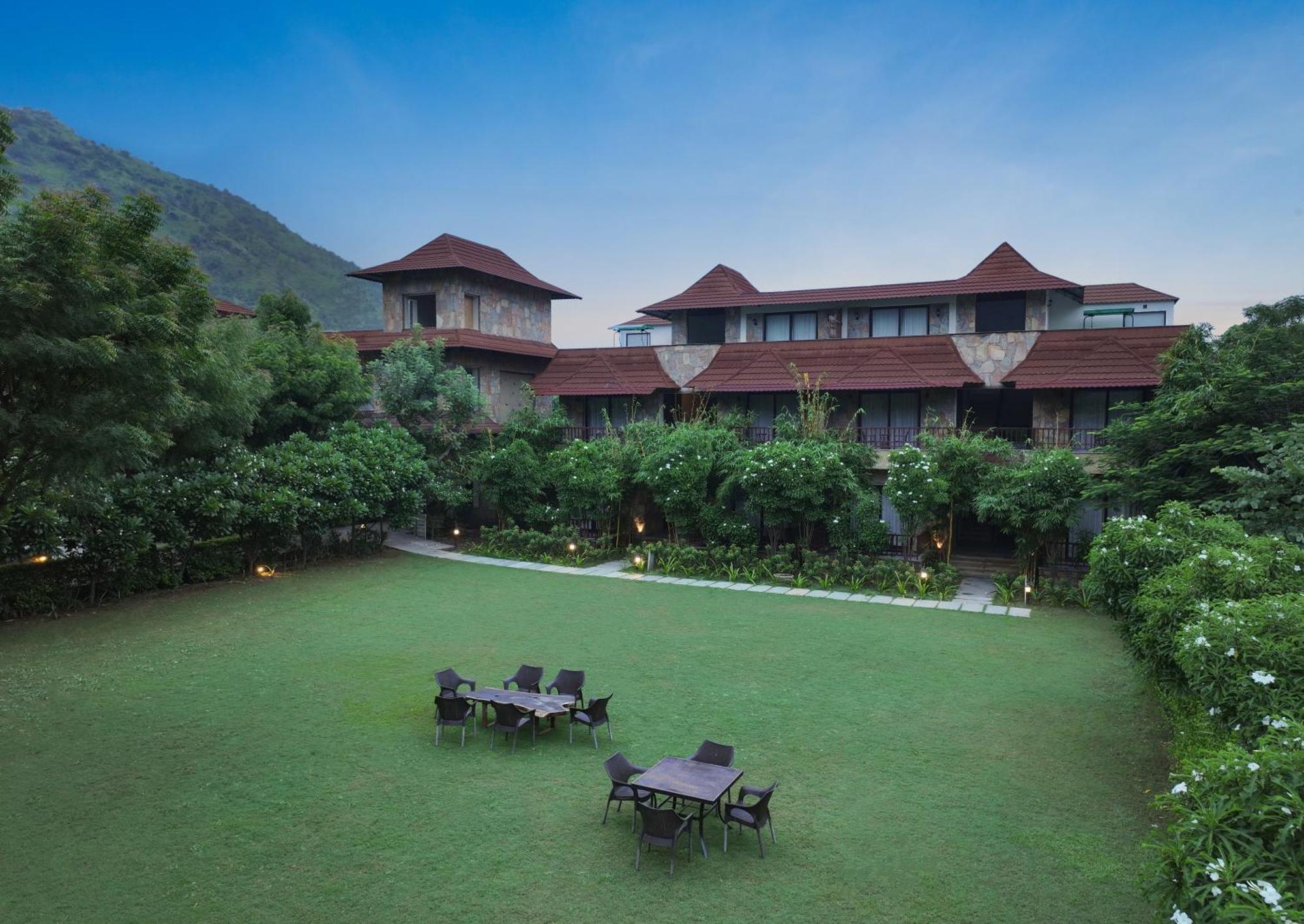 Anandam - A Luxury Resort In Udaipur Exterior photo