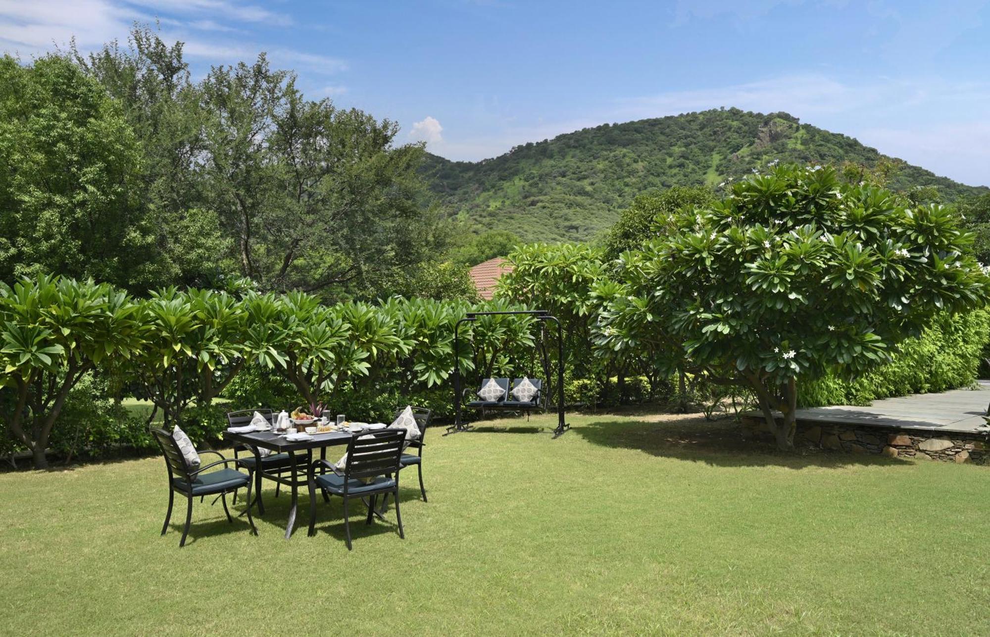 Anandam - A Luxury Resort In Udaipur Exterior photo